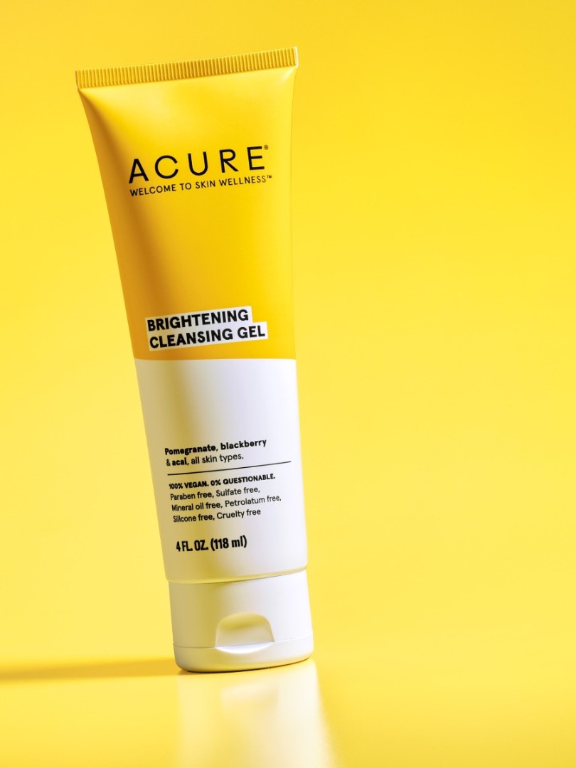 Гель для умывания со вкусом граната, ежевики и асаи Brightening Cleansing Gel ACURE
