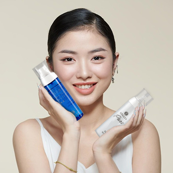 Добавьте мист в свой ежедневный ритуал ухода. Почему стоит попробовать Добавьте спрей в свой ежедневный уход за кожей. Почему стоит попробовать