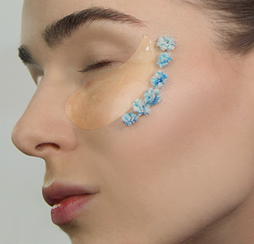 Вы знаете, какой самый модный и востребованный уход в последнее время? Патчи для век Знаете, какой уход сегодня самый модный и востребованный? повязка на глаз